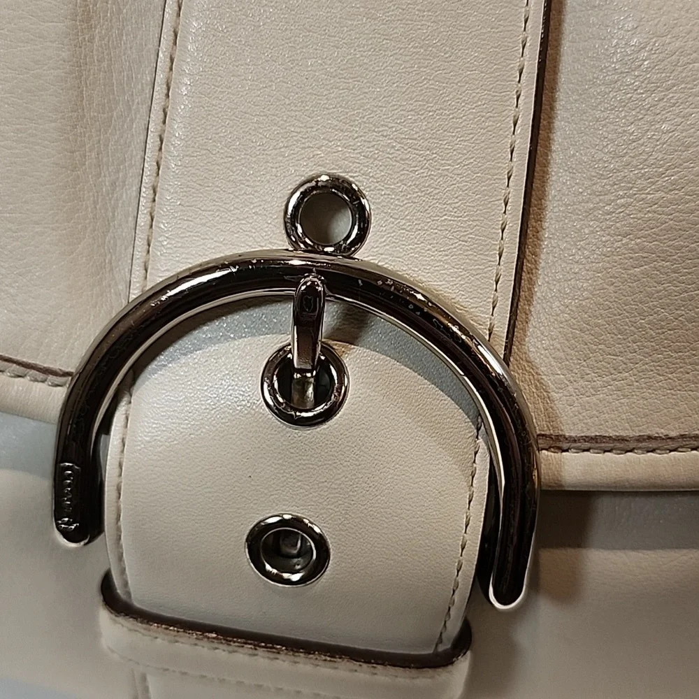 Vintage Coach Soho Flap - Picture 12 of 17